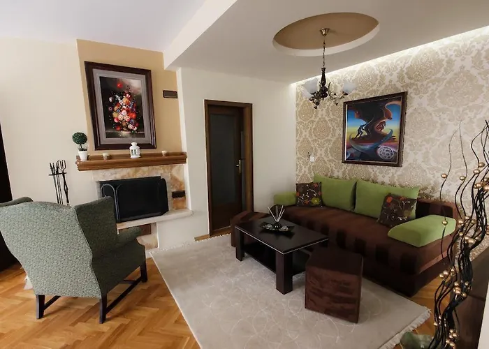 Alexander Apartment *