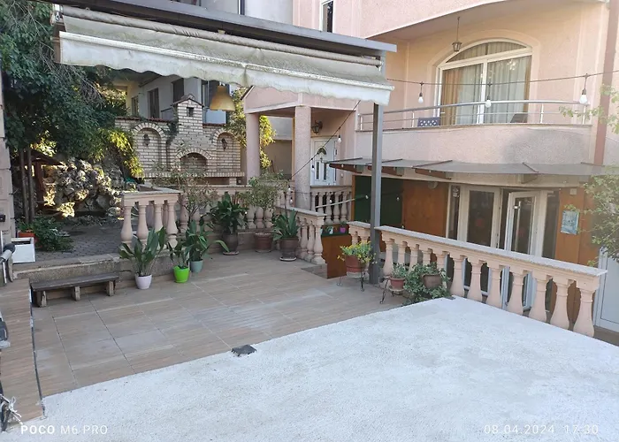 Alexander Apartment *